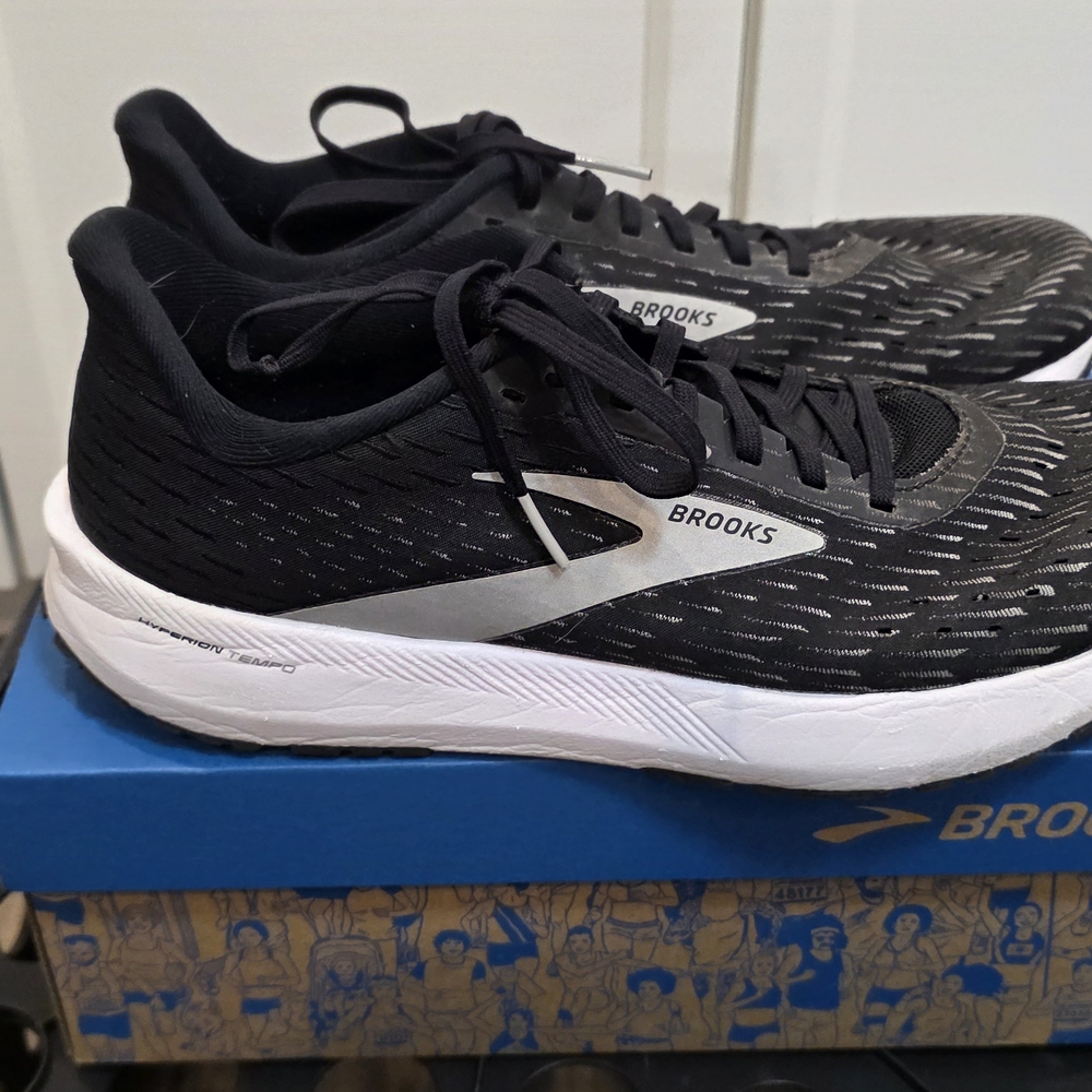 Brooks Black and White Men's Swim Shoes